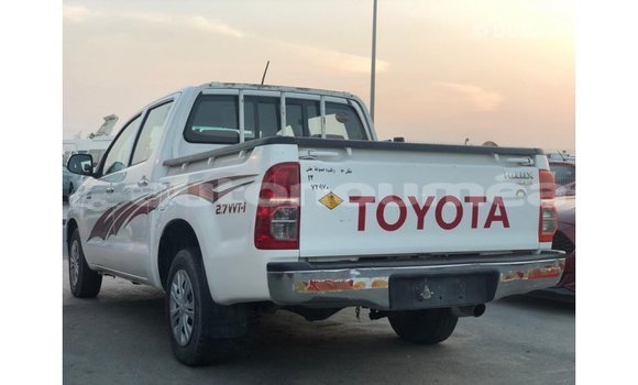 Acheter Import Voiture Toyota Hilux Blanc à Import - Dubai, Iles Acheter Import Voiture Toyota Hilux Blanc à Import - Dubai, Iles