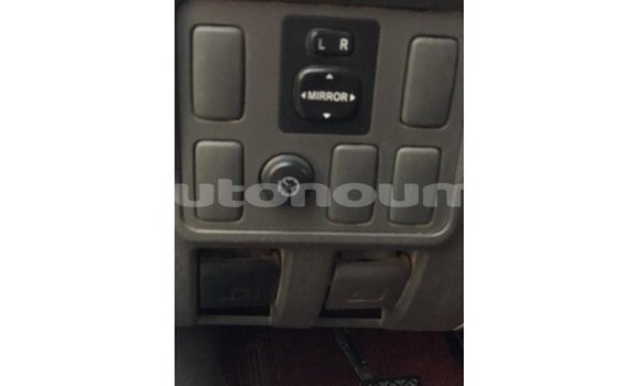 Acheter Import Voiture Toyota Hilux Blanc à Import - Dubai, Iles Acheter Import Voiture Toyota Hilux Blanc à Import - Dubai, Iles