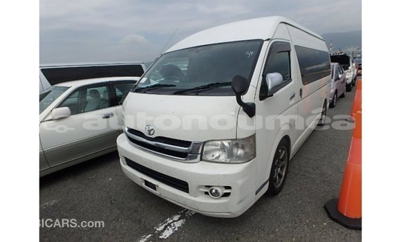 Acheter Import Voiture Toyota Hiace Blanc à Import - Dubai, Iles Acheter Import Voiture Toyota Hiace Blanc à Import - Dubai, Iles