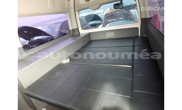 Acheter Import Voiture Toyota Hiace Blanc à Import - Dubai, Iles Acheter Import Voiture Toyota Hiace Blanc à Import - Dubai, Iles
