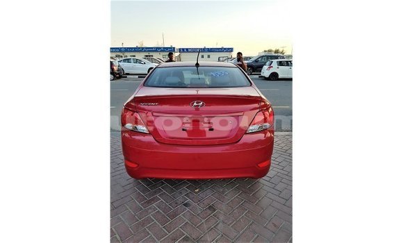 Acheter Import Voiture Hyundai Accent Rouge à Import - Dubai, Iles Acheter Import Voiture Hyundai Accent Rouge à Import - Dubai, Iles