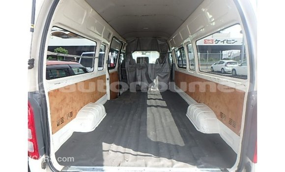 Acheter Import Voiture Toyota Hiace Blanc à Import - Dubai, Iles Acheter Import Voiture Toyota Hiace Blanc à Import - Dubai, Iles