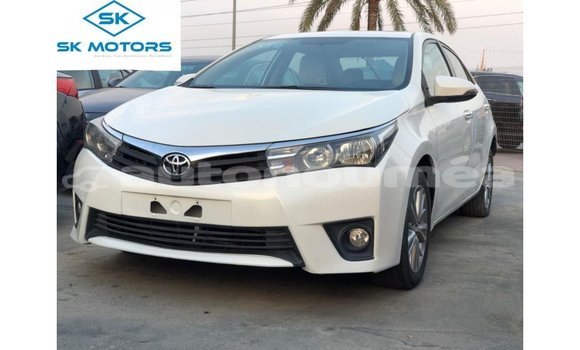 Buy Import Toyota Corolla White Car in Import - Dubai in Iles Buy Import Toyota Corolla White Car in Import - Dubai in Iles