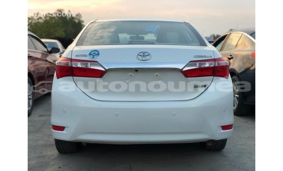 Buy Import Toyota Corolla White Car in Import - Dubai in Iles Buy Import Toyota Corolla White Car in Import - Dubai in Iles