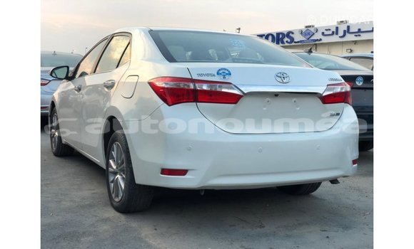 Buy Import Toyota Corolla White Car in Import - Dubai in Iles Buy Import Toyota Corolla White Car in Import - Dubai in Iles