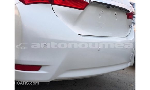 Buy Import Toyota Corolla White Car in Import - Dubai in Iles Buy Import Toyota Corolla White Car in Import - Dubai in Iles