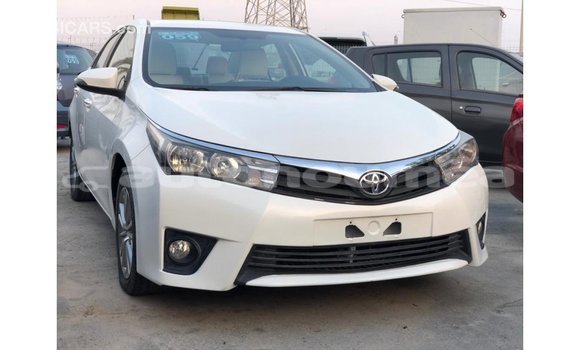 Buy Import Toyota Corolla White Car in Import - Dubai in Iles Buy Import Toyota Corolla White Car in Import - Dubai in Iles