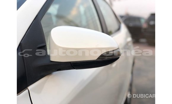 Buy Import Toyota Corolla White Car in Import - Dubai in Iles Buy Import Toyota Corolla White Car in Import - Dubai in Iles