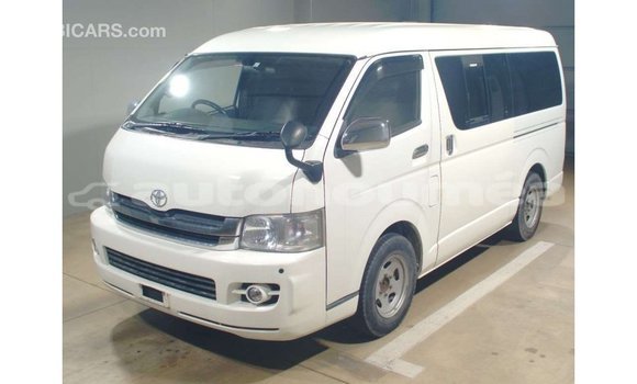 Acheter Import Voiture Toyota Hiace Blanc à Import - Dubai, Iles Acheter Import Voiture Toyota Hiace Blanc à Import - Dubai, Iles