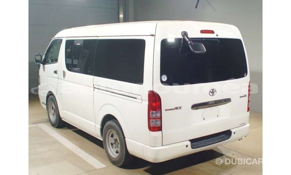 Acheter Import Voiture Toyota Hiace Blanc à Import - Dubai, Iles Acheter Import Voiture Toyota Hiace Blanc à Import - Dubai, Iles
