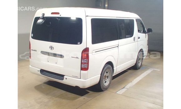 Acheter Import Voiture Toyota Hiace Blanc à Import - Dubai, Iles Acheter Import Voiture Toyota Hiace Blanc à Import - Dubai, Iles