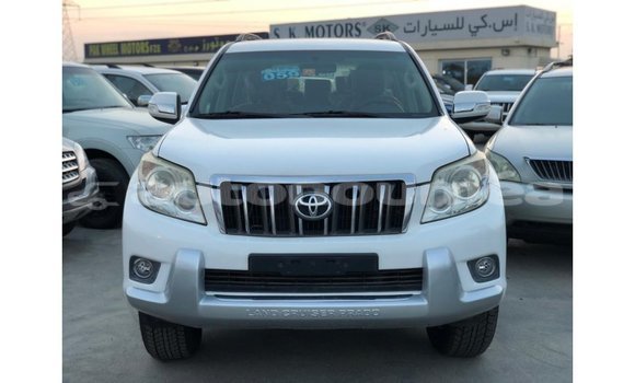 Acheter Import Voiture Toyota Prado Blanc à Import - Dubai, Iles Acheter Import Voiture Toyota Prado Blanc à Import - Dubai, Iles