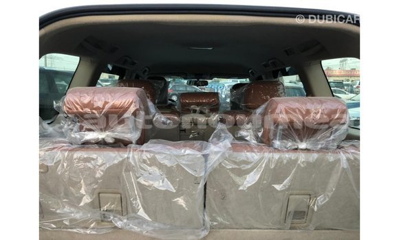 Acheter Import Voiture Toyota Prado Blanc à Import - Dubai, Iles Acheter Import Voiture Toyota Prado Blanc à Import - Dubai, Iles