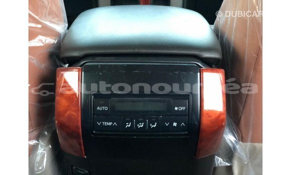 Acheter Import Voiture Toyota Prado Blanc à Import - Dubai, Iles Acheter Import Voiture Toyota Prado Blanc à Import - Dubai, Iles