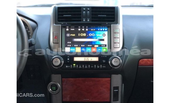 Acheter Import Voiture Toyota Prado Blanc à Import - Dubai, Iles Acheter Import Voiture Toyota Prado Blanc à Import - Dubai, Iles