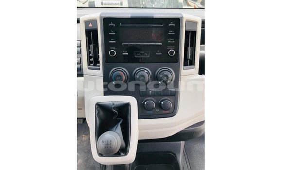 Buy Import Toyota Hiace White Car in Import - Dubai in Iles Buy Import Toyota Hiace White Car in Import - Dubai in Iles