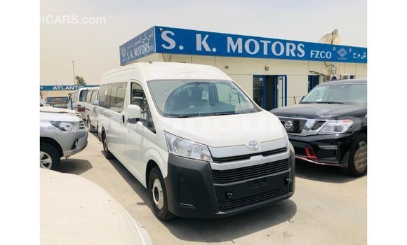 Buy Import Toyota Hiace White Car in Import - Dubai in Iles Buy Import Toyota Hiace White Car in Import - Dubai in Iles