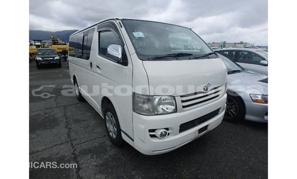 Acheter Import Voiture Toyota Hiace Blanc à Import - Dubai, Iles Acheter Import Voiture Toyota Hiace Blanc à Import - Dubai, Iles