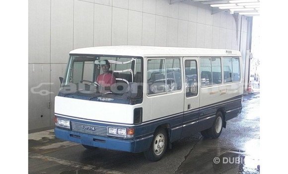 Acheter Import Voiture Toyota Coaster Blanc à Import - Dubai, Iles Acheter Import Voiture Toyota Coaster Blanc à Import - Dubai, Iles