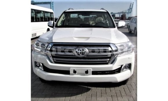 Acheter Import Voiture Toyota Land Cruiser Blanc à Import - Dubai, Iles Acheter Import Voiture Toyota Land Cruiser Blanc à Import - Dubai, Iles