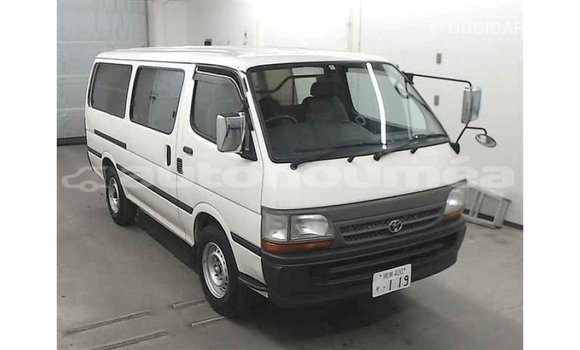 Acheter Import Voiture Toyota Hiace Blanc à Import - Dubai, Iles Acheter Import Voiture Toyota Hiace Blanc à Import - Dubai, Iles