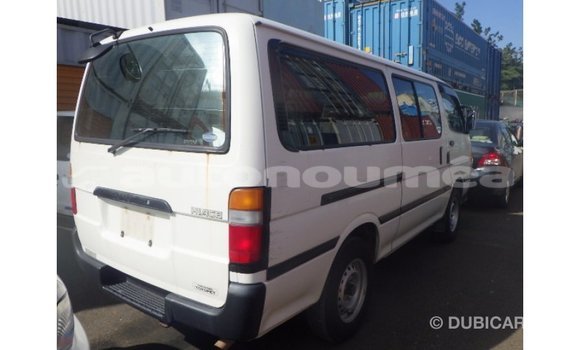 Acheter Import Voiture Toyota Hiace Blanc à Import - Dubai, Iles Acheter Import Voiture Toyota Hiace Blanc à Import - Dubai, Iles