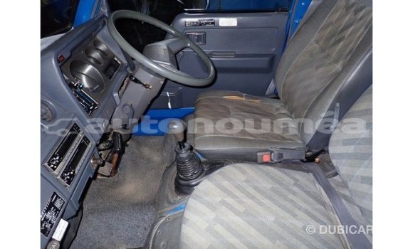 Acheter Import Utilitaire Toyota Dyna Bleu à Import - Dubai, Iles Acheter Import Utilitaire Toyota Dyna Bleu à Import - Dubai, Iles