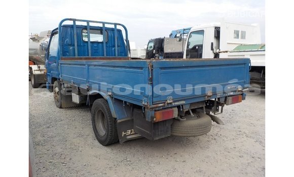 Acheter Import Utilitaire Toyota Dyna Bleu à Import - Dubai, Iles Acheter Import Utilitaire Toyota Dyna Bleu à Import - Dubai, Iles