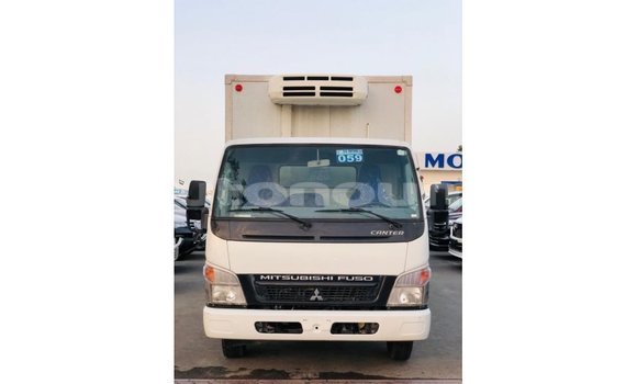 Buy Import Mitsubishi Carisma White Car in Import - Dubai in Iles Buy Import Mitsubishi Carisma White Car in Import - Dubai in Iles