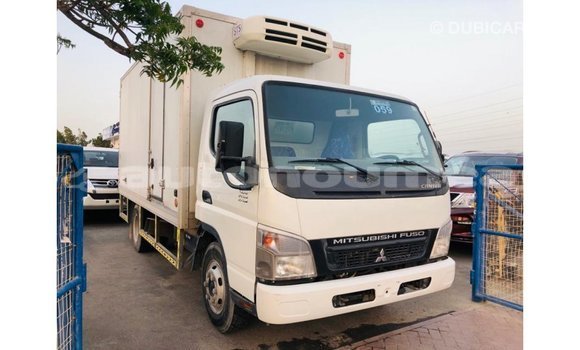 Buy Import Mitsubishi Carisma White Car in Import - Dubai in Iles Buy Import Mitsubishi Carisma White Car in Import - Dubai in Iles