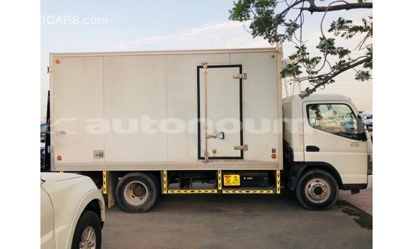 Buy Import Mitsubishi Carisma White Car in Import - Dubai in Iles Buy Import Mitsubishi Carisma White Car in Import - Dubai in Iles