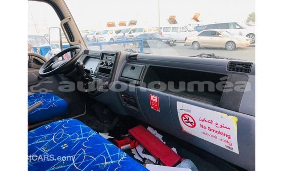 Buy Import Mitsubishi Carisma White Car in Import - Dubai in Iles Buy Import Mitsubishi Carisma White Car in Import - Dubai in Iles