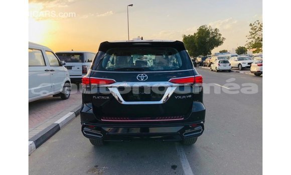 Acheter Import Voiture Toyota Fortuner Noir à Import - Dubai, Iles Acheter Import Voiture Toyota Fortuner Noir à Import - Dubai, Iles
