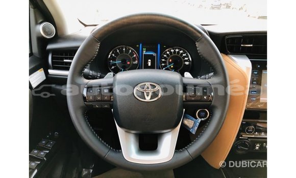 Acheter Import Voiture Toyota Fortuner Noir à Import - Dubai, Iles Acheter Import Voiture Toyota Fortuner Noir à Import - Dubai, Iles