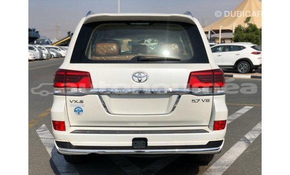 Acheter Import Voiture Toyota Land Cruiser Blanc à Import - Dubai, Iles Acheter Import Voiture Toyota Land Cruiser Blanc à Import - Dubai, Iles