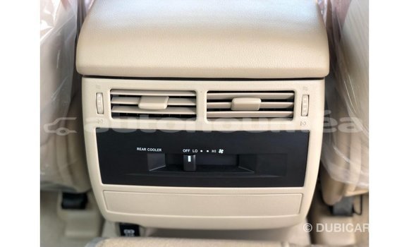 Acheter Import Voiture Toyota Land Cruiser Blanc à Import - Dubai, Iles Acheter Import Voiture Toyota Land Cruiser Blanc à Import - Dubai, Iles