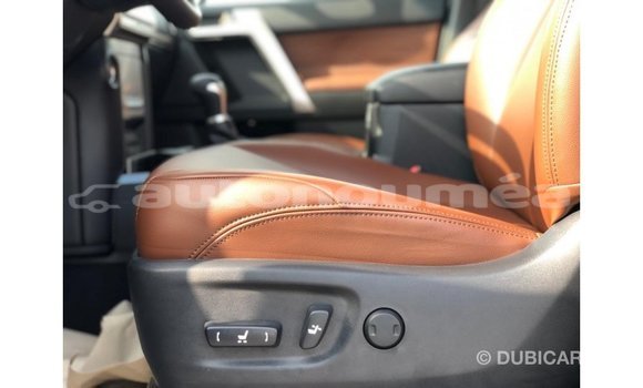 Acheter Import Voiture Toyota Prado Noir à Import - Dubai, Iles Acheter Import Voiture Toyota Prado Noir à Import - Dubai, Iles