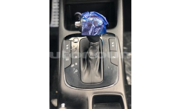 Acheter Import Voiture Kia Cerato Blanc à Import - Dubai, Iles Acheter Import Voiture Kia Cerato Blanc à Import - Dubai, Iles