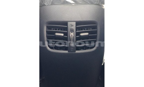 Acheter Import Voiture Kia Cerato Blanc à Import - Dubai, Iles Acheter Import Voiture Kia Cerato Blanc à Import - Dubai, Iles