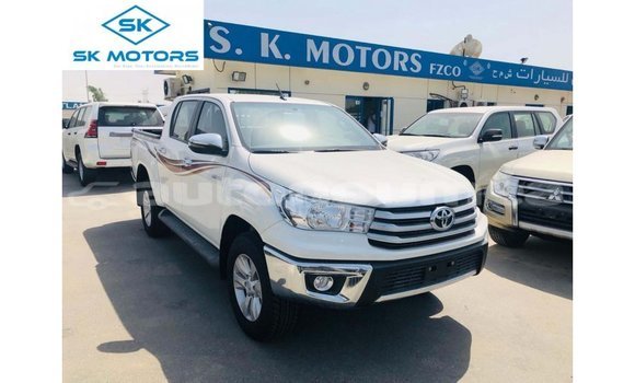 Acheter Import Voiture Toyota Hilux Blanc à Import - Dubai, Iles Acheter Import Voiture Toyota Hilux Blanc à Import - Dubai, Iles