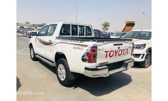 Acheter Import Voiture Toyota Hilux Blanc à Import - Dubai, Iles Acheter Import Voiture Toyota Hilux Blanc à Import - Dubai, Iles