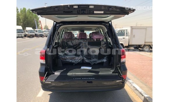 Buy Import Toyota Land Cruiser Black Car in Import - Dubai in Iles Buy Import Toyota Land Cruiser Black Car in Import - Dubai in Iles