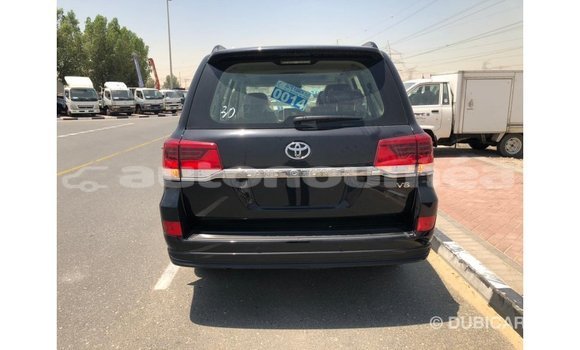 Buy Import Toyota Land Cruiser Black Car in Import - Dubai in Iles Buy Import Toyota Land Cruiser Black Car in Import - Dubai in Iles