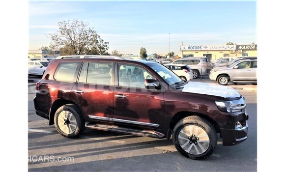 Buy Import Toyota Land Cruiser Other Car in Import - Dubai in Iles Buy Import Toyota Land Cruiser Other Car in Import - Dubai in Iles