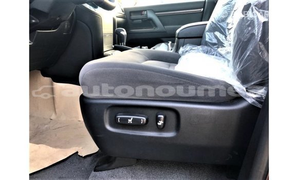 Buy Import Toyota Land Cruiser Other Car in Import - Dubai in Iles Buy Import Toyota Land Cruiser Other Car in Import - Dubai in Iles