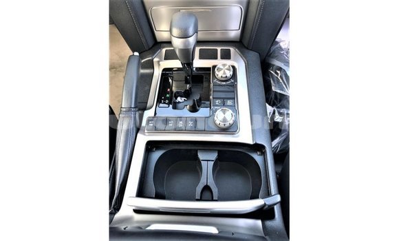 Buy Import Toyota Land Cruiser Other Car in Import - Dubai in Iles Buy Import Toyota Land Cruiser Other Car in Import - Dubai in Iles