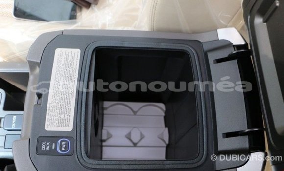 Acheter Import Voiture Toyota Prado Noir à Import - Dubai, Iles Acheter Import Voiture Toyota Prado Noir à Import - Dubai, Iles