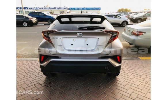 Acheter Import Voiture Toyota C-HR Autre à Import - Dubai, Iles Acheter Import Voiture Toyota C-HR Autre à Import - Dubai, Iles