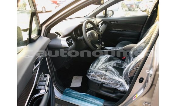 Acheter Import Voiture Toyota C-HR Autre à Import - Dubai, Iles Acheter Import Voiture Toyota C-HR Autre à Import - Dubai, Iles