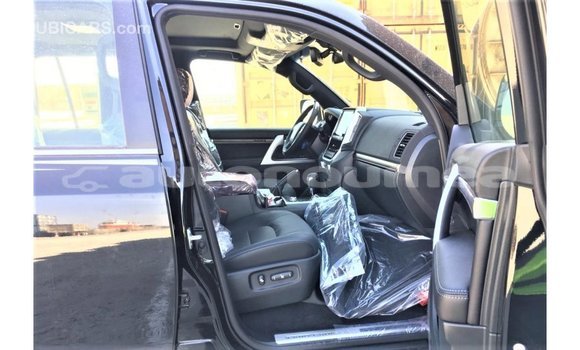 Buy Import Toyota Land Cruiser Black Car in Import - Dubai in Iles Buy Import Toyota Land Cruiser Black Car in Import - Dubai in Iles
